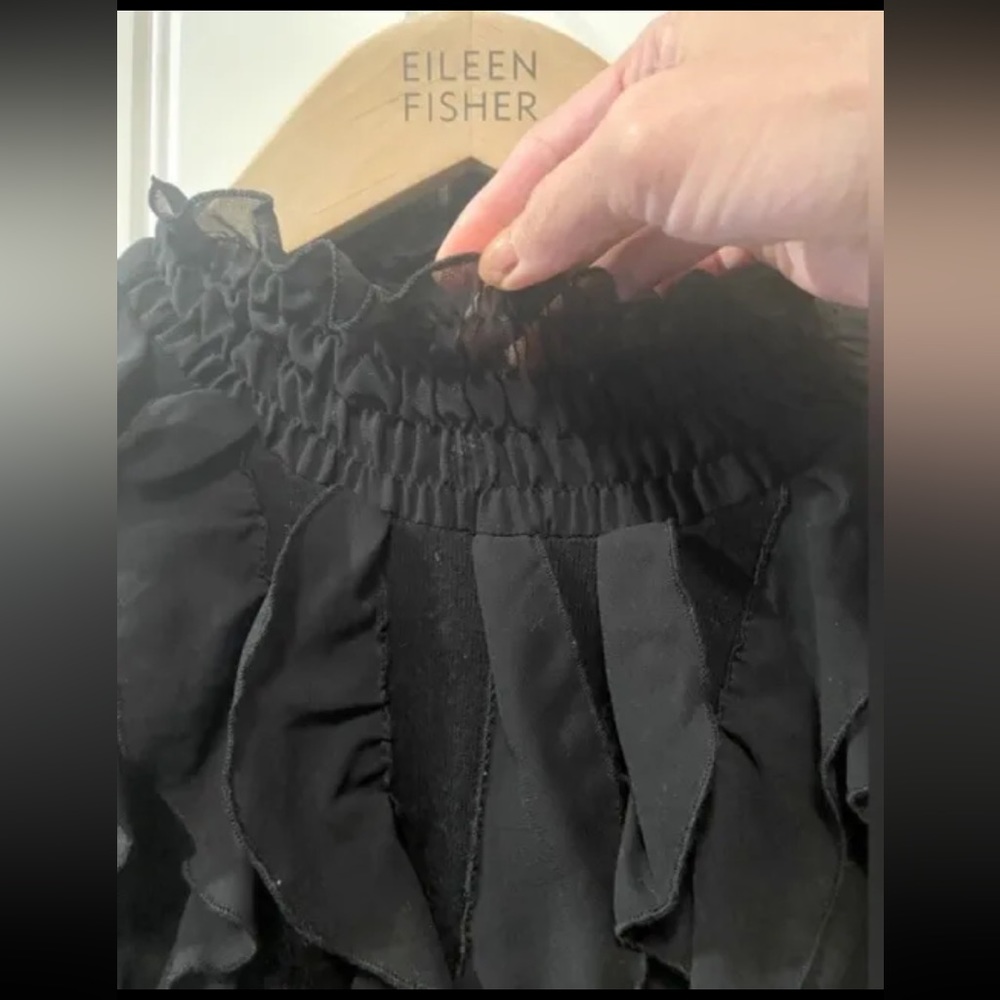 Tracy M Ruffle Accent Turtle Neck Top - Picture 5 of 6